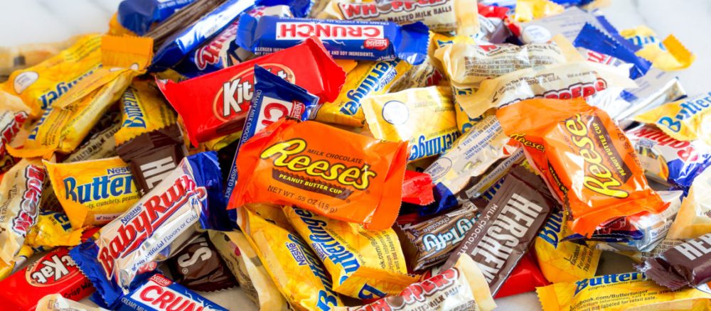 10-ways-to-use-up-halloween-candy-01-1140x500
